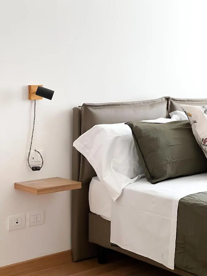 Glass House - Smart Rooms & Parking ليتشي