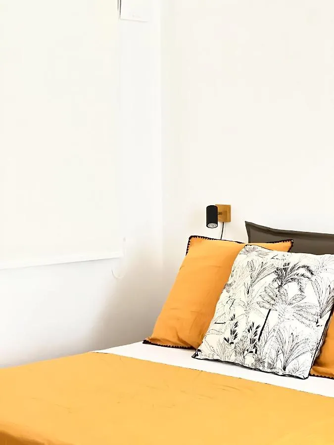 Glass House - Smart Rooms & Parking ليتشي