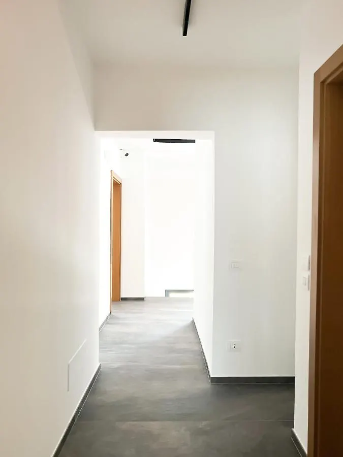 فندق Glass House - Smart Rooms & Parking ليتشي