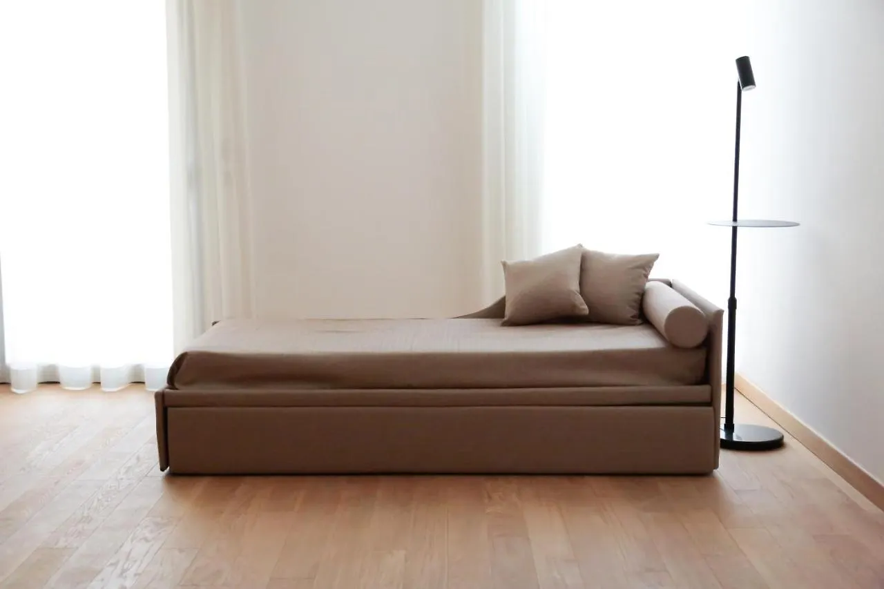 Glass House - Smart Rooms & Parking ليتشي 4*,