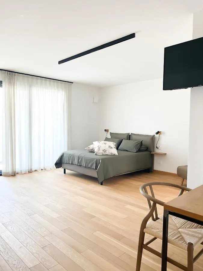 فندق Glass House - Smart Rooms & Parking ليتشي