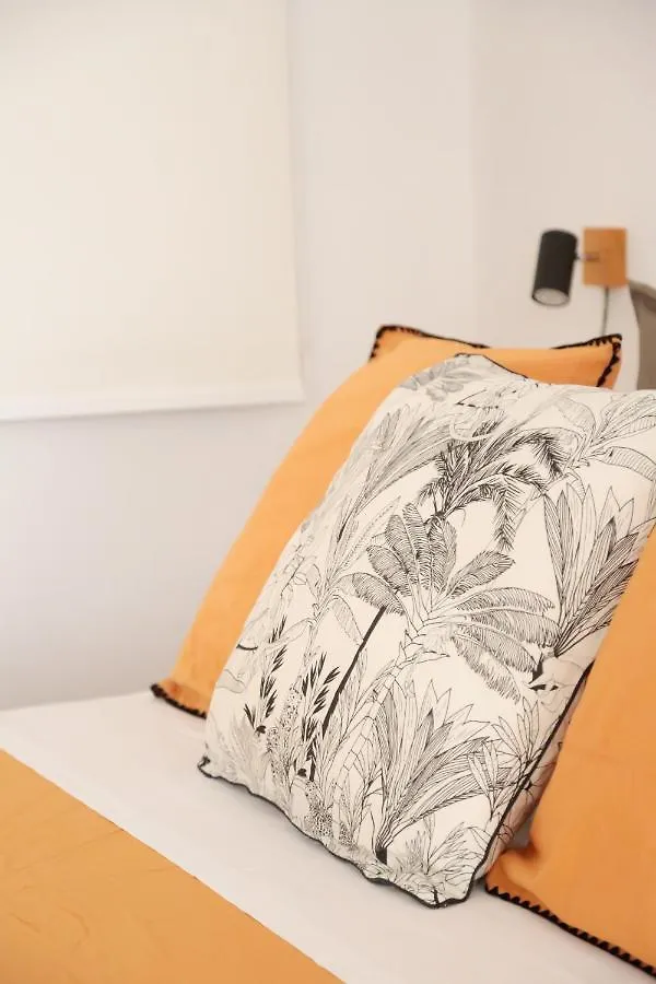 Glass House - Smart Rooms & Parking ليتشي