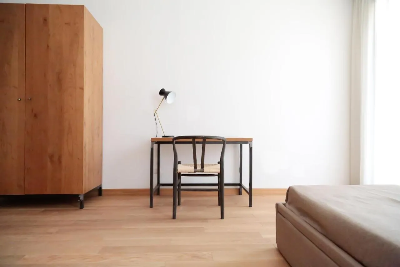 Glass House - Smart Rooms & Parking ليتشي فندق