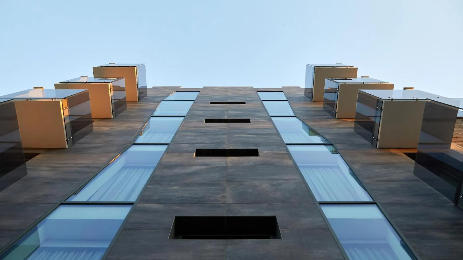 Glass House - Smart Rooms & Parking Lecce Italy